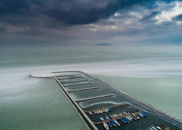 In 36528 * Balatonkeresztúr